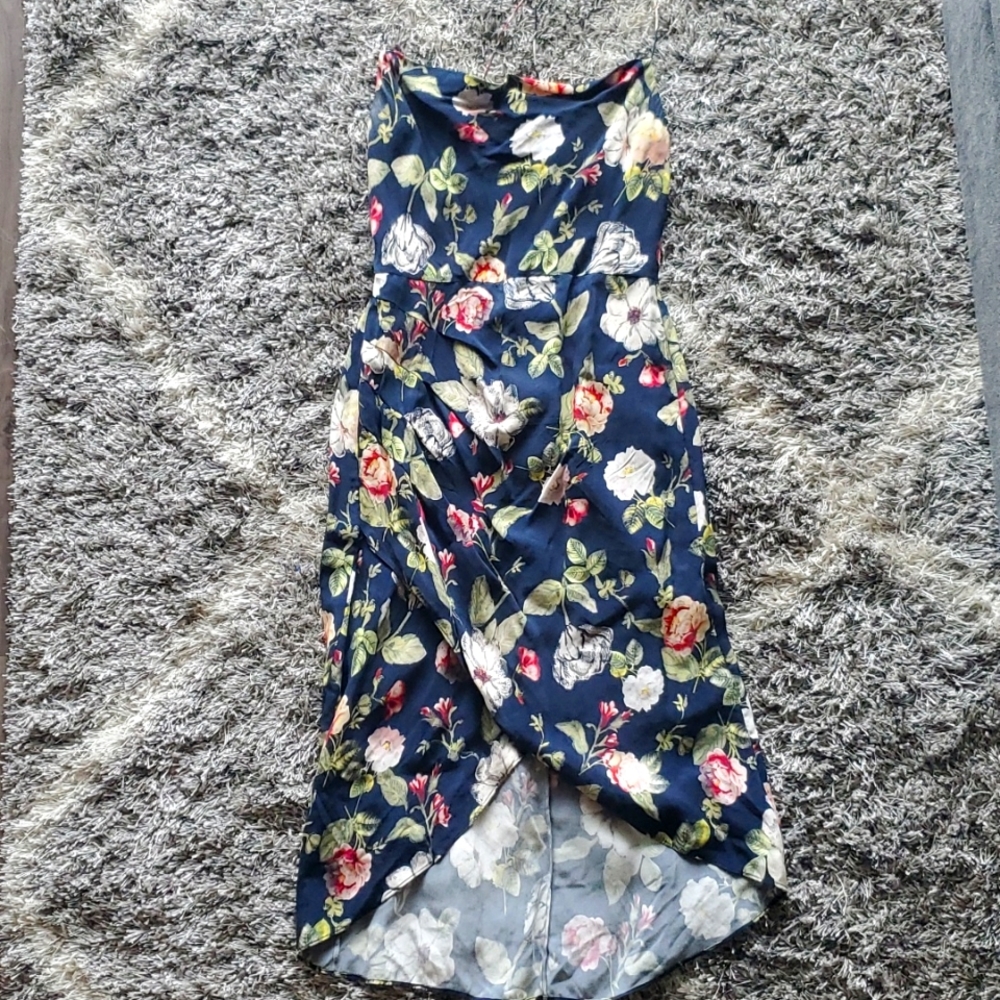 Alice + Olivia cowl neck navy floral dress. Size 4.